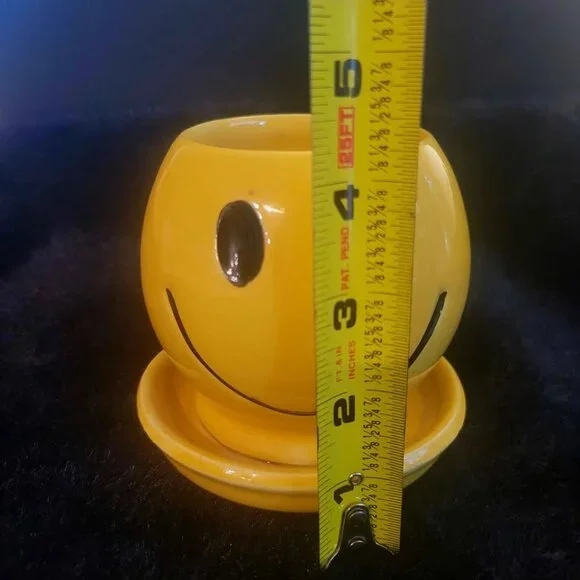 Vintage Yellow McCoy Pottery Smiley Face Planter, Model 0386 - Picture 7 of 7